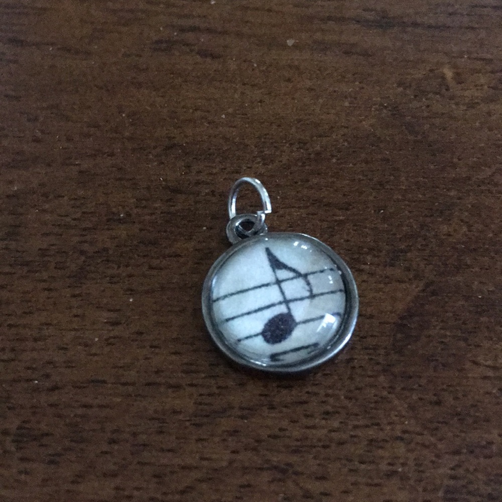 Music note charm or pendant 🎶 NWOT